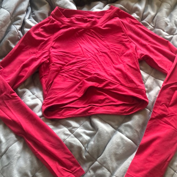 Alphalete Tops - Alphalete ultrasoft long sleeve crop top